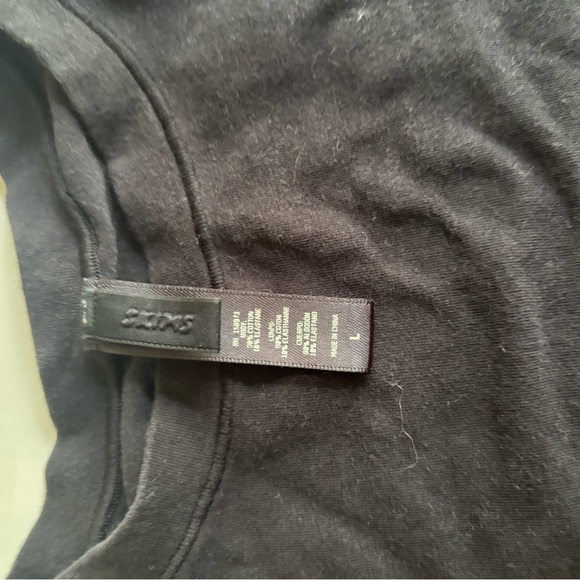 SKIMS Black Short Sleeve Crew Tee - Picture 3 of 3